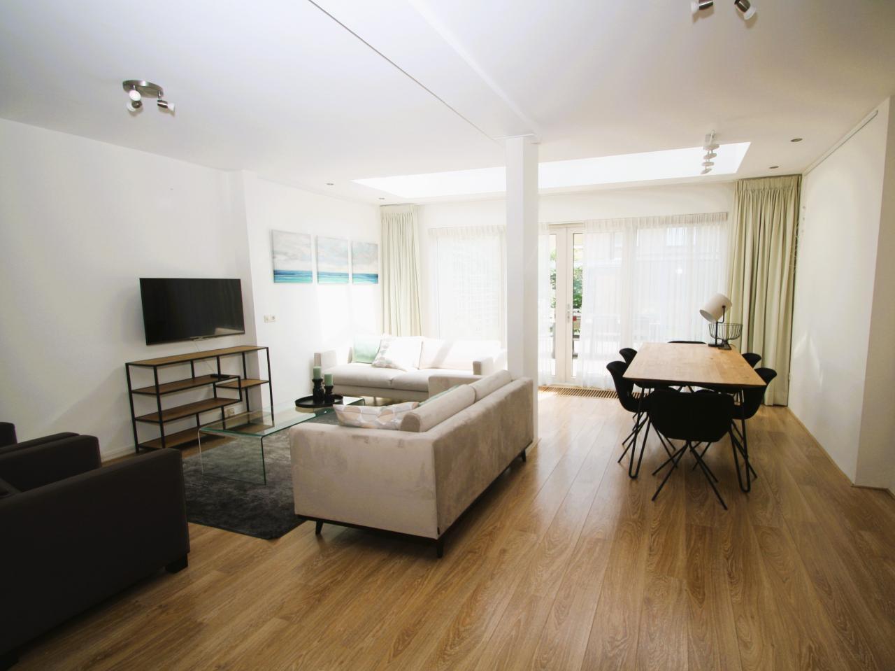 Ready-to-move-in family home with south-facing garden - Image 3