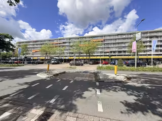 Gemeubileerd 4-kamerappartement met balkon