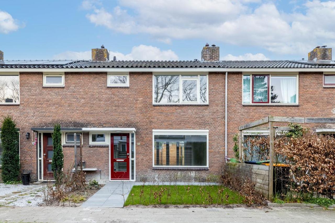 3-Bedroom House with Garden in Den Dolder - Image 1