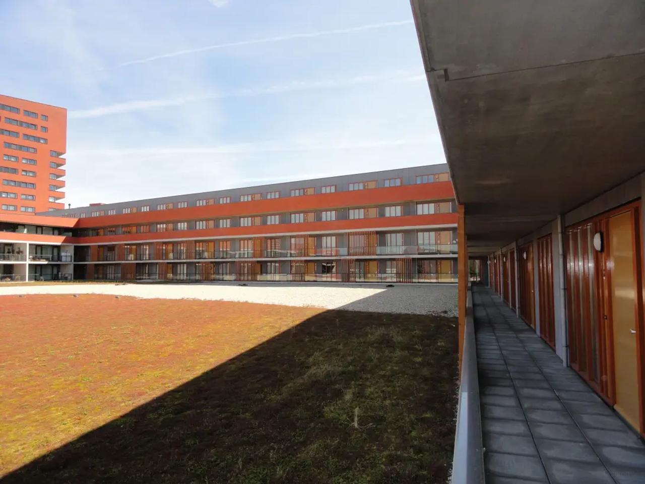 3-room apartment with terrace and parking space - Image 4