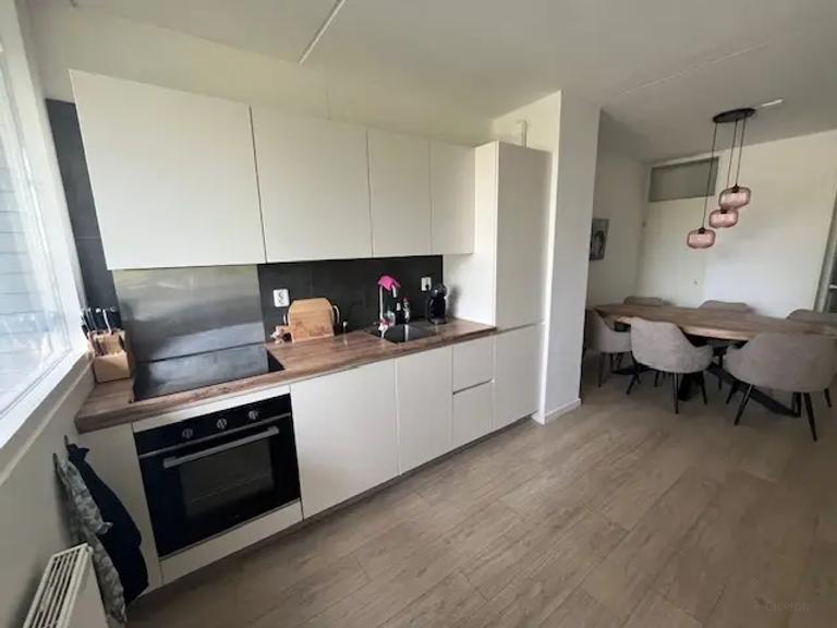 Tijdelijk 3-kamerappartement met balkon - Afbeelding 4