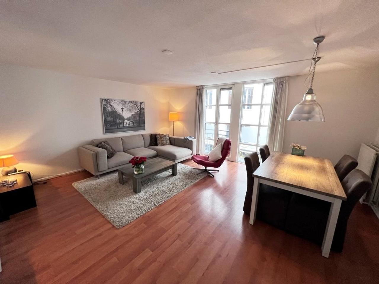 Furnished 1-bedroom apartment near Leidseplein - Image 1