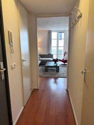 Furnished 1-bedroom apartment near Leidseplein - Image 14