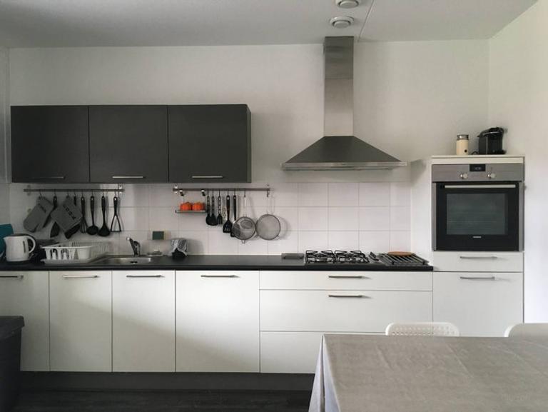 Gemeubileerd 3-kamerappartement met balkon - Afbeelding 9