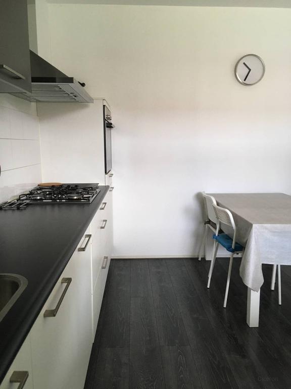 Gemeubileerd 3-kamerappartement met balkon - Afbeelding 12