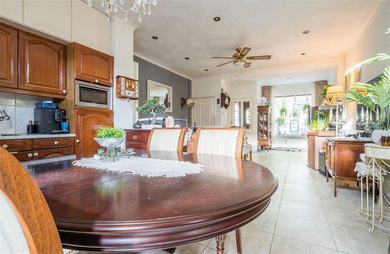 Spacious Family Home with Garden in Tilburg - Image 10