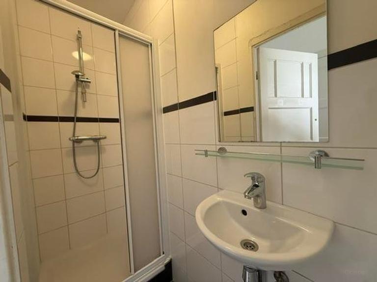 Student Apartment in the Heart of Amsterdam - Image 9