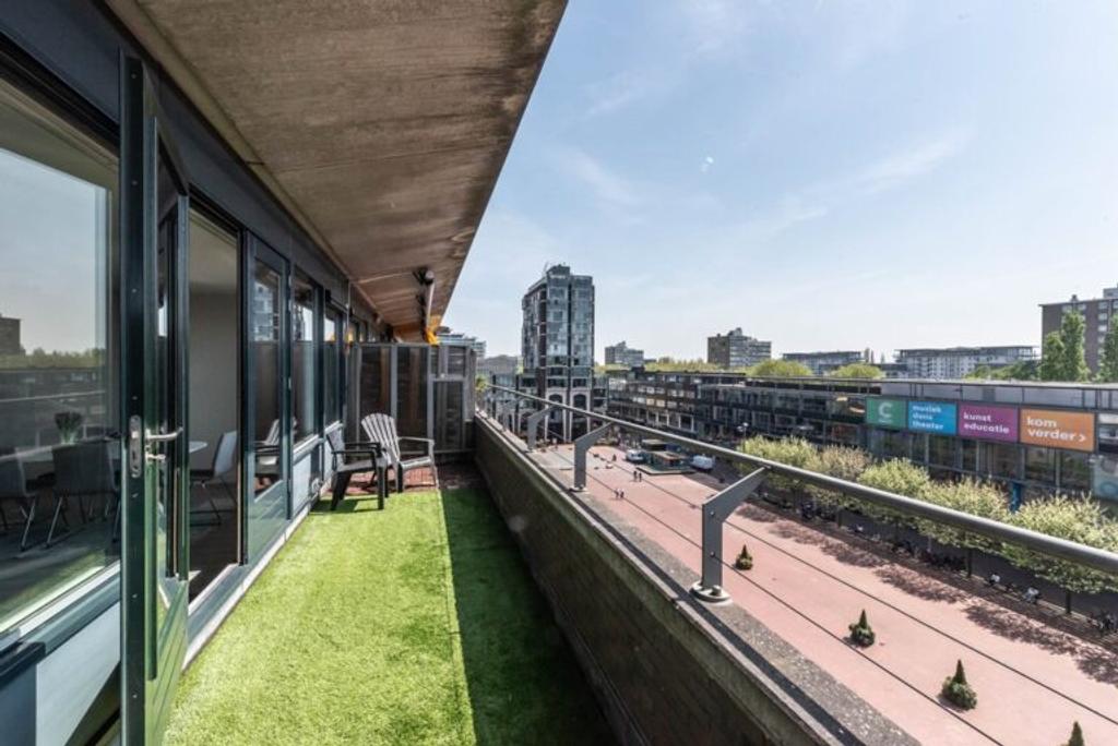 100 m² appartement met balkon aan Stadshart - Afbeelding 2