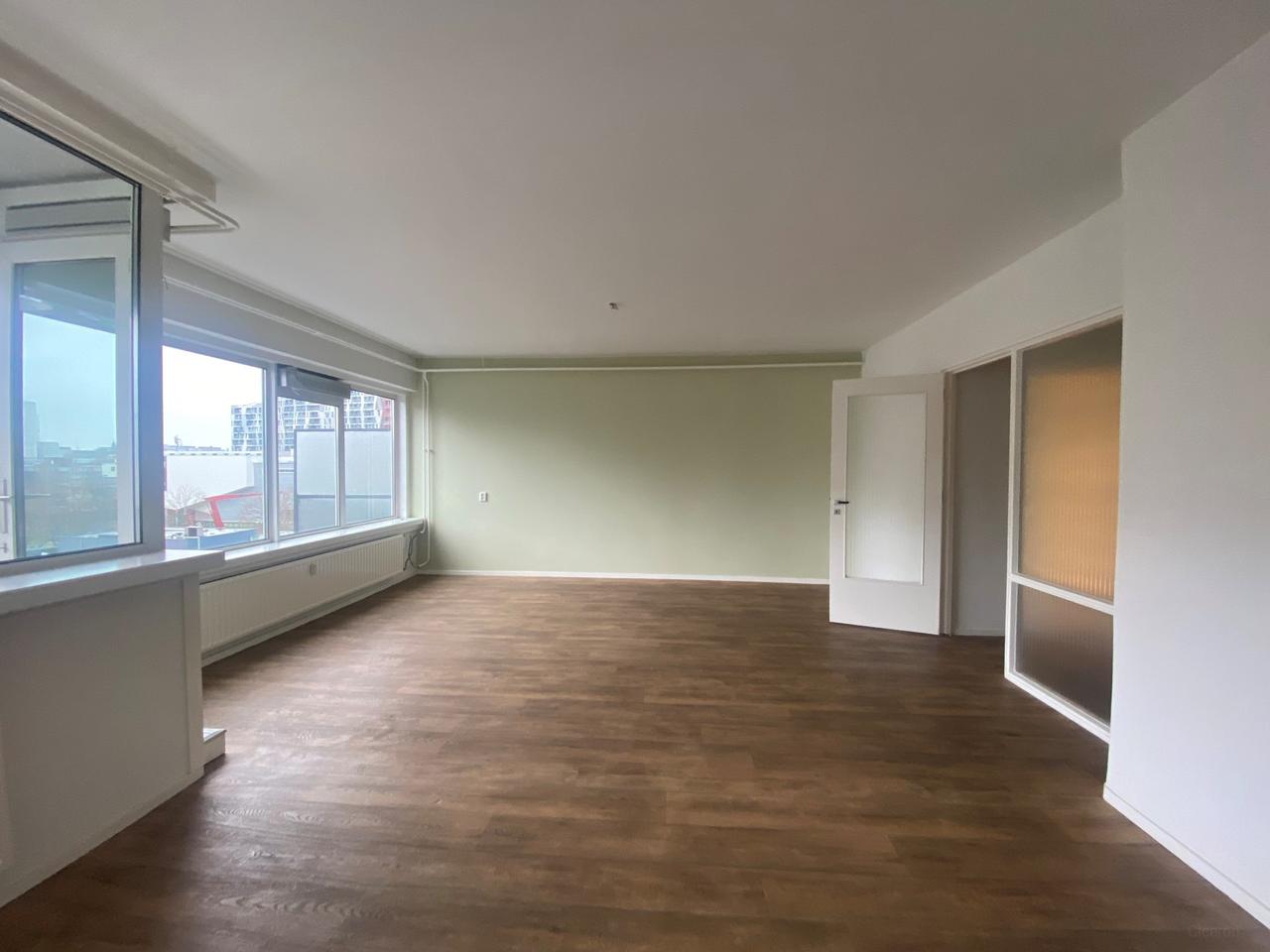 81 m² wonen met skylinezicht in Rotterdam - Afbeelding 2