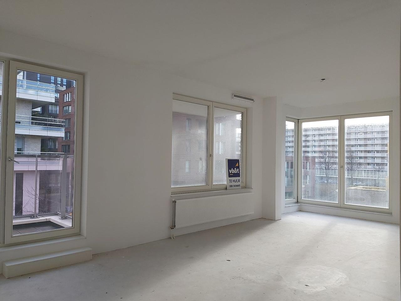 Loft van 68 m² met balkon op de Zuidas - Afbeelding 2