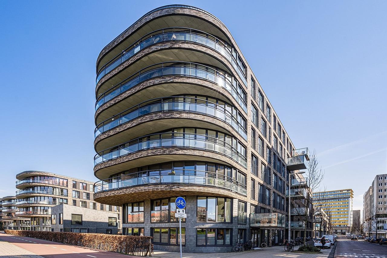 Licht 3-kamerappartement met balkon - Afbeelding 1