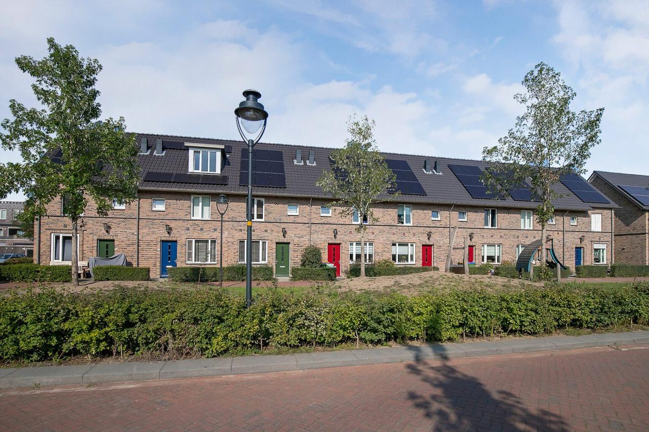 129 m² gezinswoning in Enka met 3 slaapkamers - Afbeelding 2