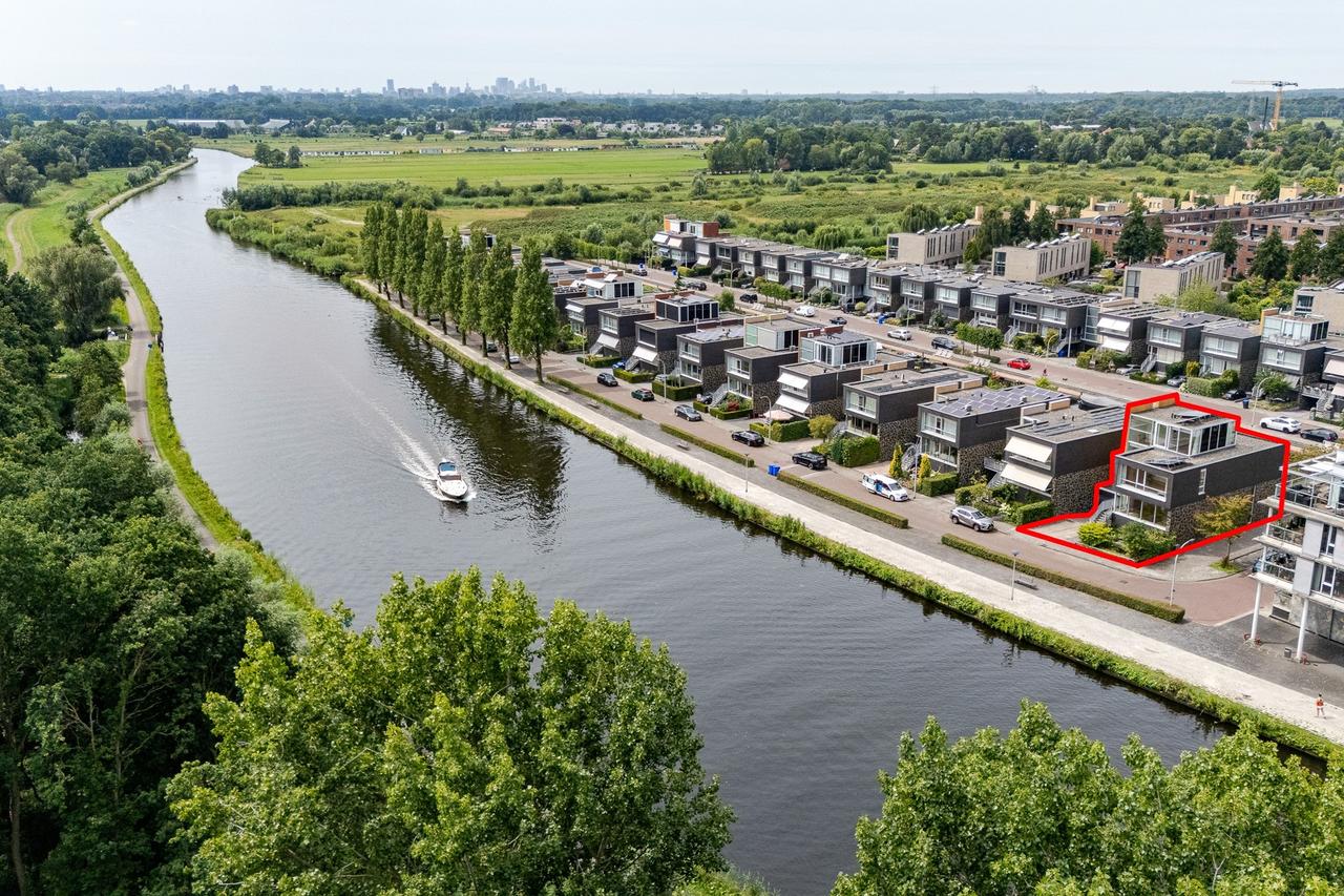 Vrijstaande watervilla met eigen steiger - Afbeelding 4
