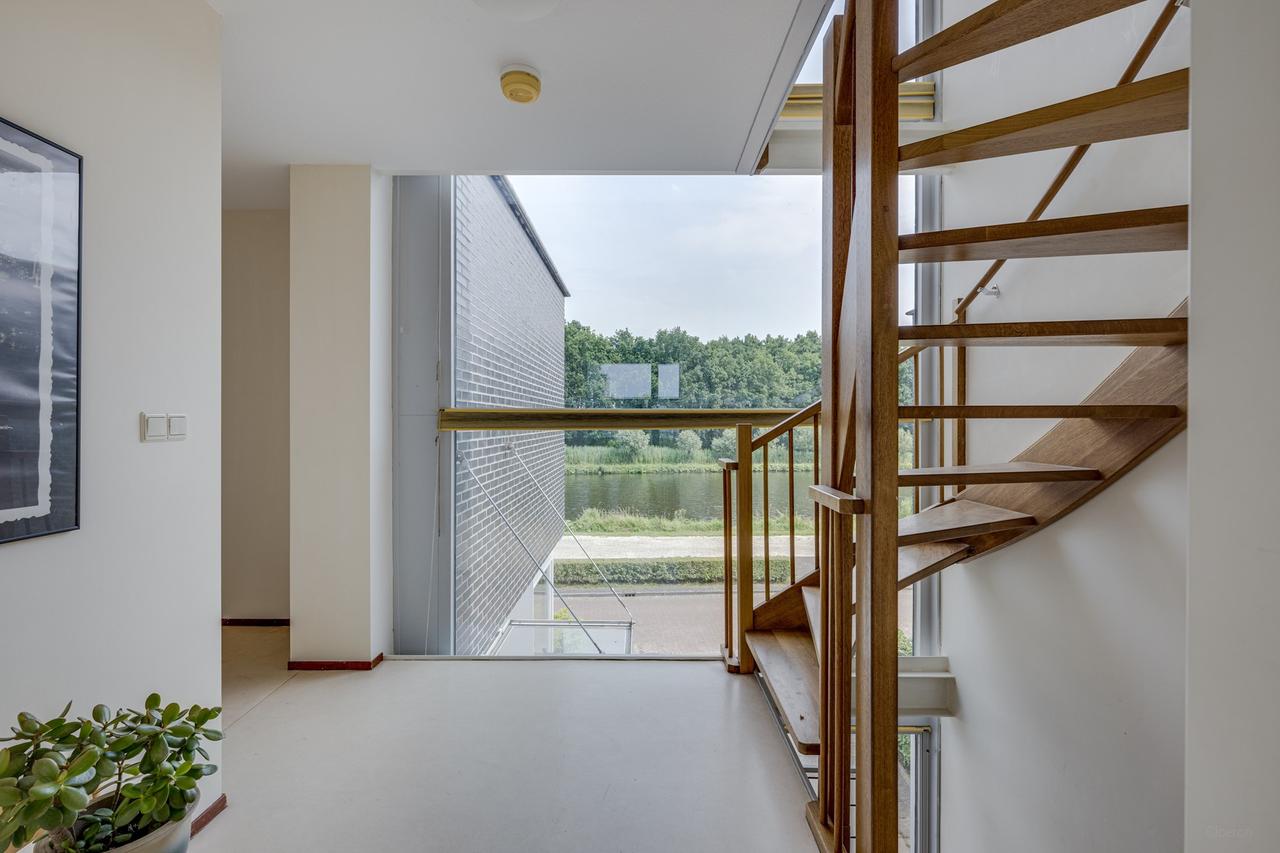Vrijstaande watervilla met eigen steiger - Afbeelding 21