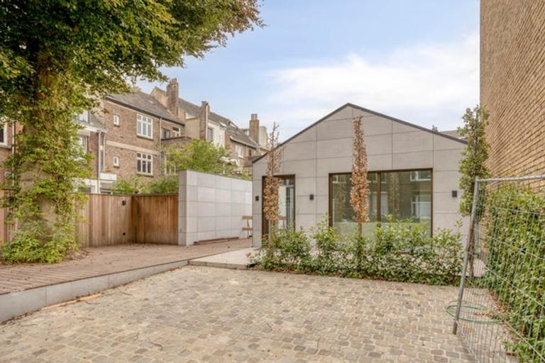 Stadswoning met patio en 2 parkeerplekken - Afbeelding 2