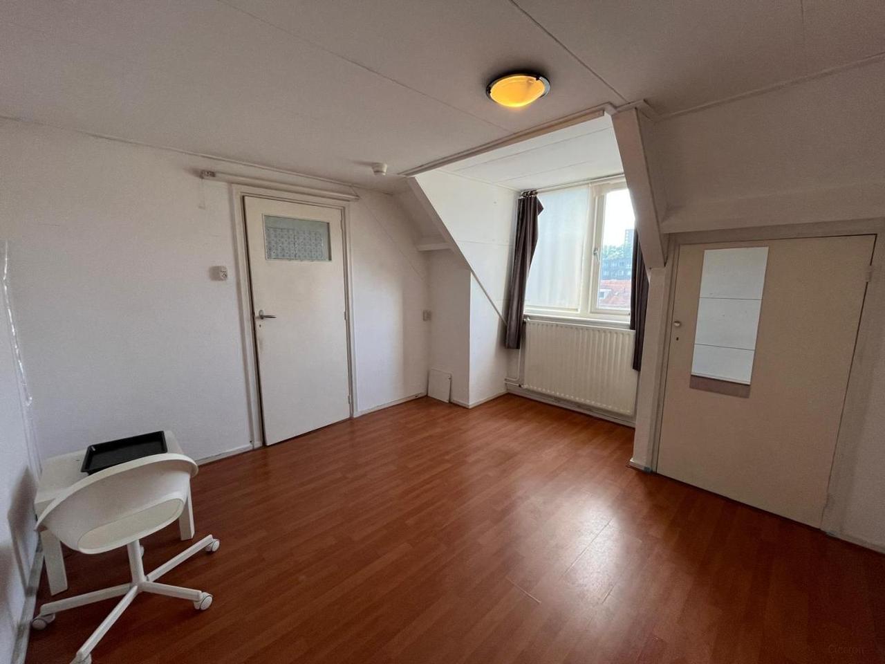 13 m² Room for Rent in Tilburg - Image 4