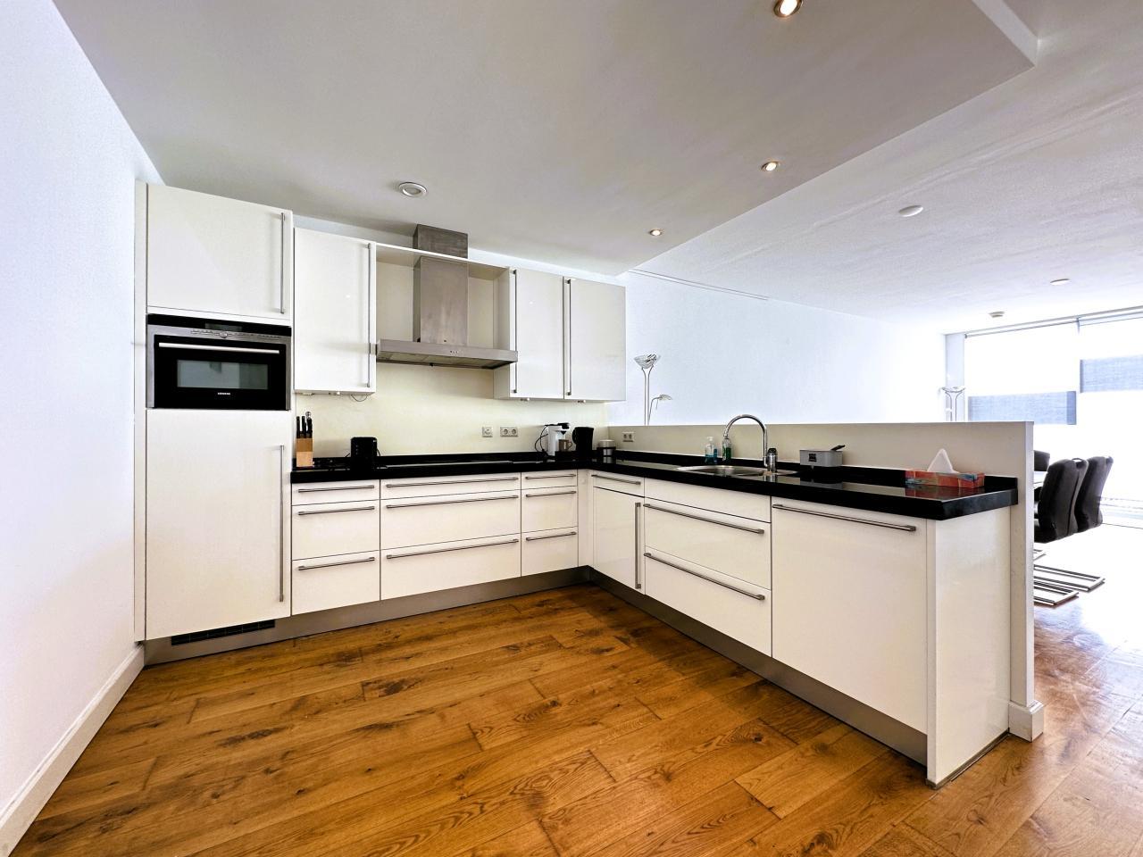 150 m² met 3 slaapkamers en balkon - Afbeelding 4