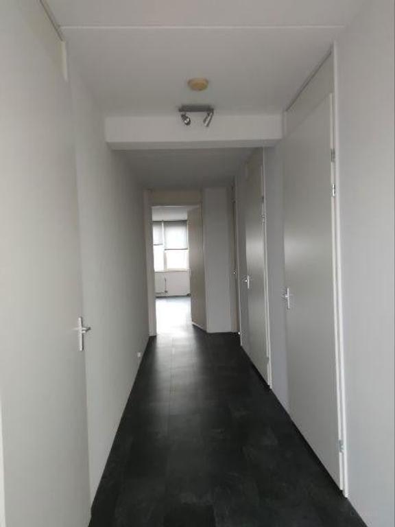 Apartment with Balcony & Garage in Landgraaf - Image 8