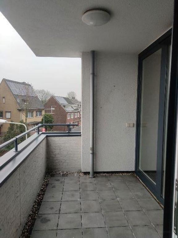 Apartment with Balcony & Garage in Landgraaf - Image 11