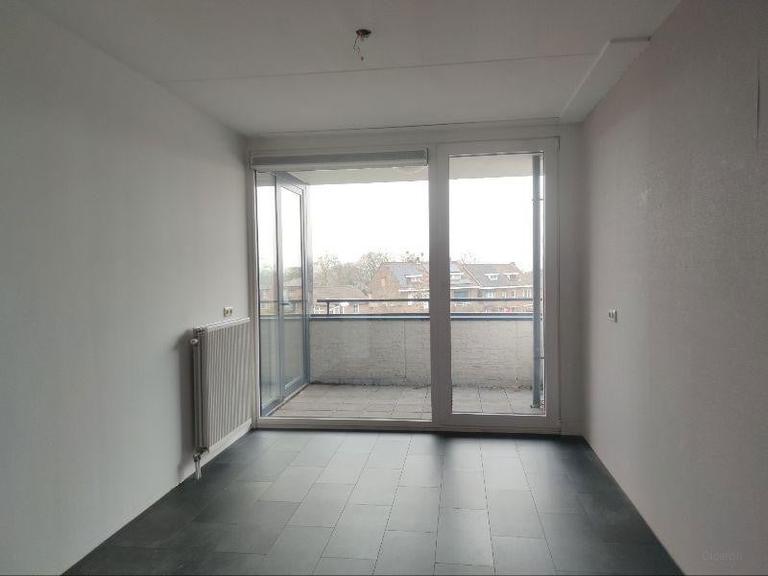 Apartment with Balcony & Garage in Landgraaf - Image 12