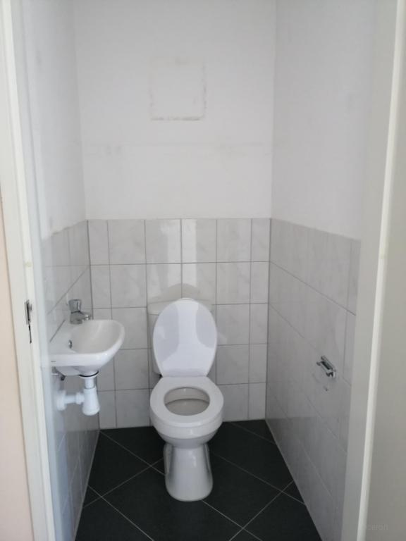 Apartment with Balcony & Garage in Landgraaf - Image 18