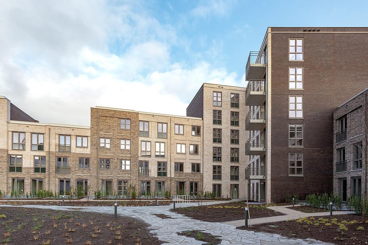 Licht 3-kamerappartement met loggia - Afbeelding 1