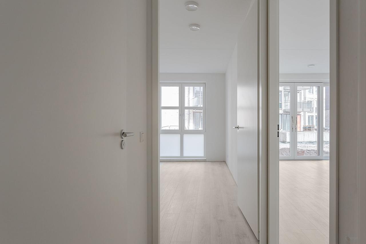 Licht 3-kamerappartement met loggia - Afbeelding 2