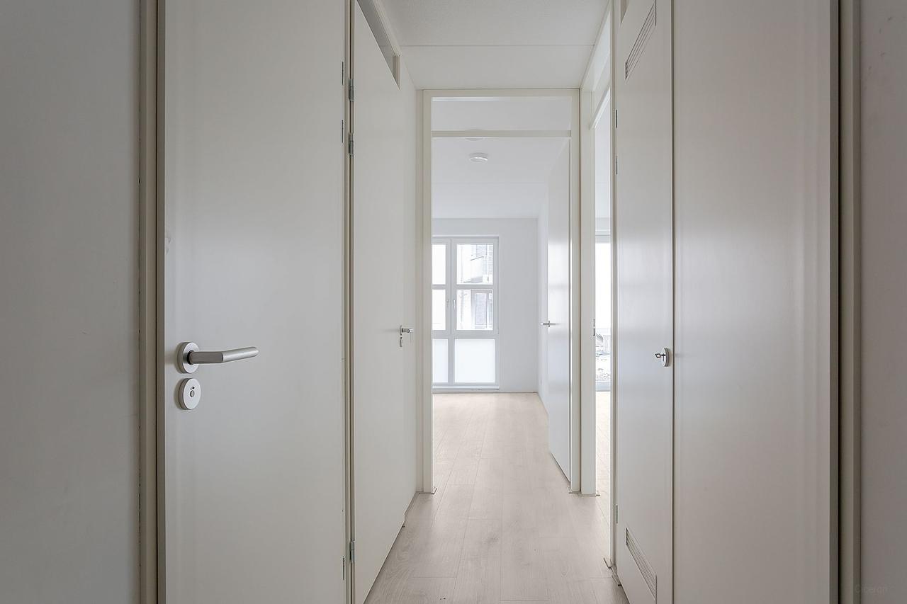 Licht 3-kamerappartement met loggia - Afbeelding 3