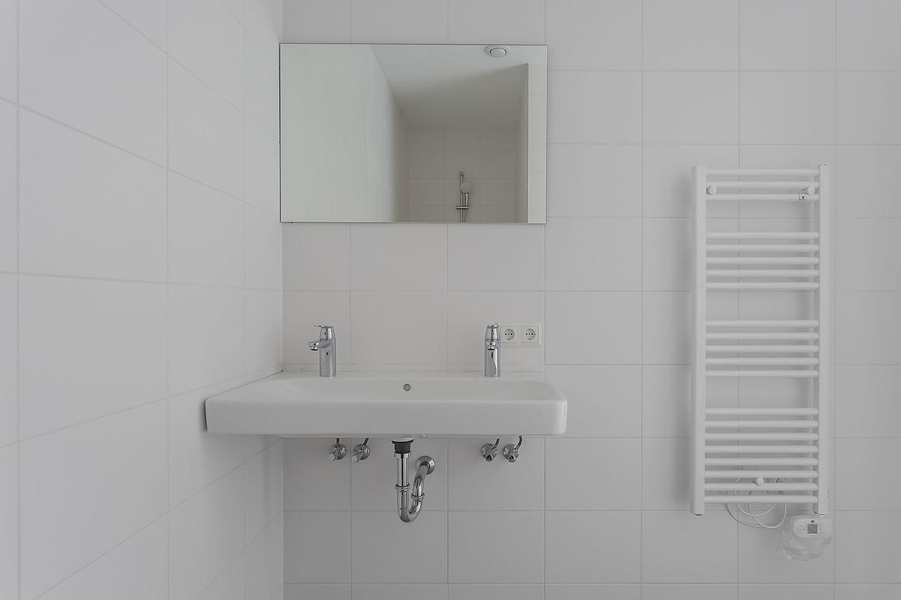 Licht 3-kamerappartement met loggia - Afbeelding 8