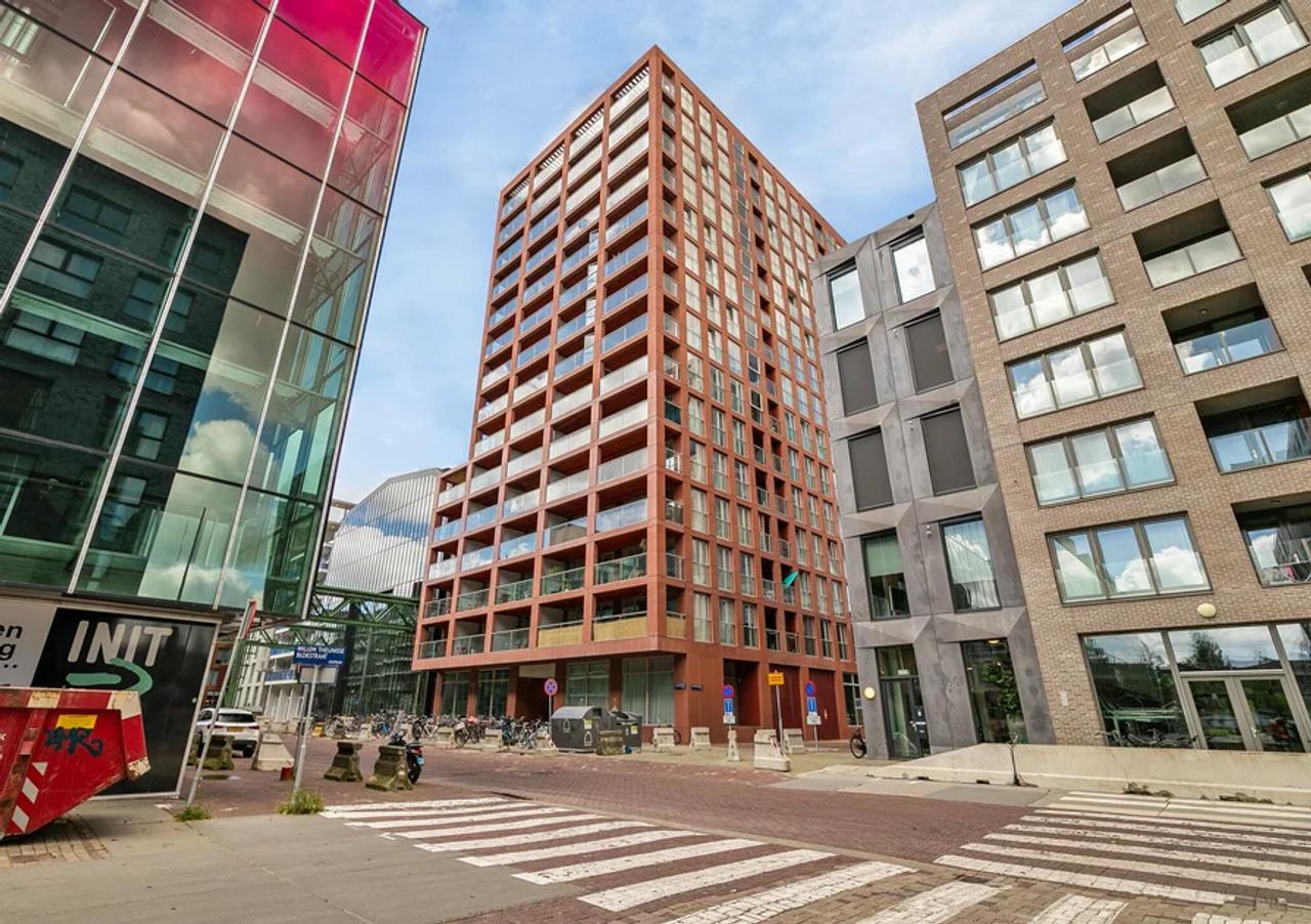 3-room apartment with balcony on the 10th floor - Image 1