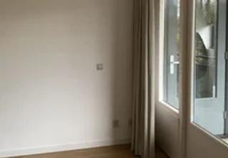 91 m² Apartment with South-Facing Balcony - Image 3