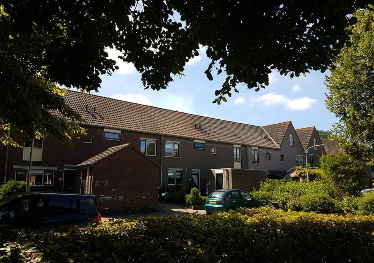 Family Home with Garden in Haarlem Zuiderpolder - Image 1