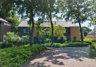 Vrijstaand wonen met 4 slaapkamers in Bergen - Afbeelding 2