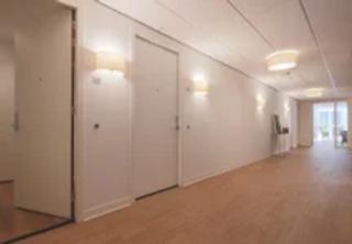Ground floor 1-bedroom apartment with parking - Image 3