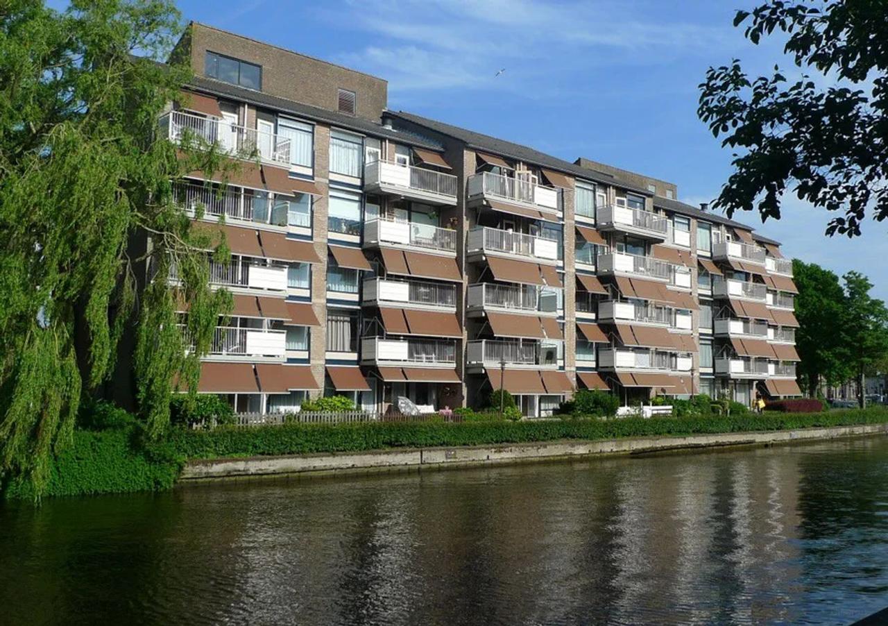 2-kamerappartement aan het water met balkon - Afbeelding 1
