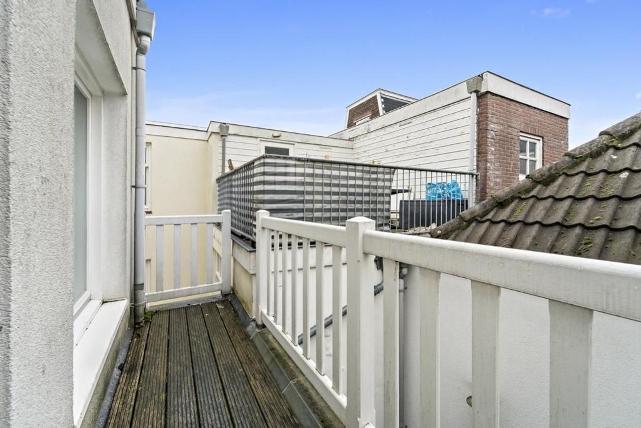 3-kamerappartement met balkon aan Noordeinde - Afbeelding 12
