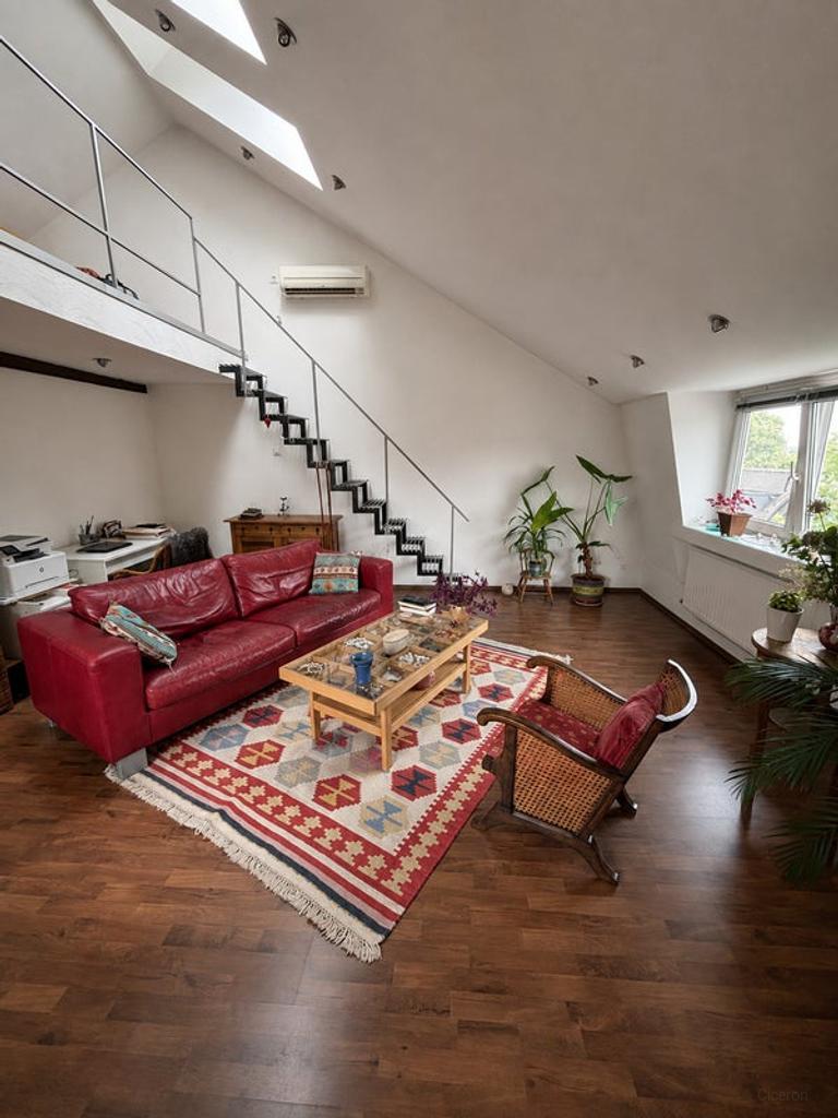 Bright apartment with mezzanine in the heart of Vaals - Image 2