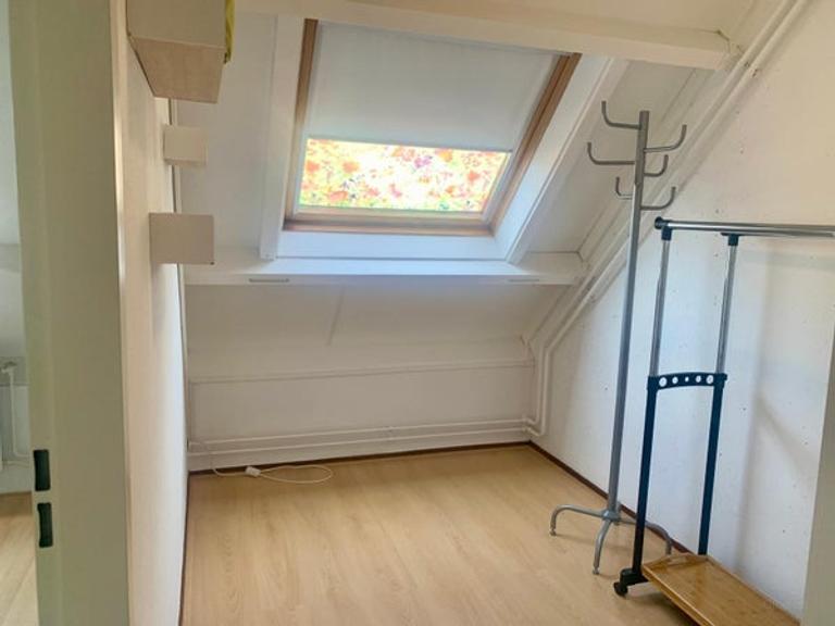 Gemeubileerde hoekwoning met tuin in Zwaag - Afbeelding 12