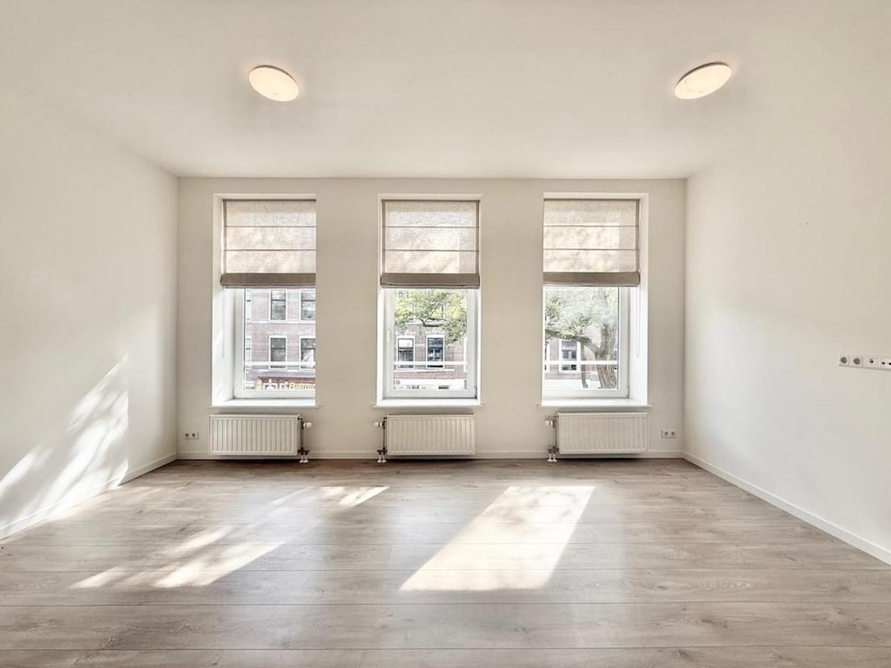 2-slaapkamer appartement met balkon op Nieuwe Binnenweg - Afbeelding 1