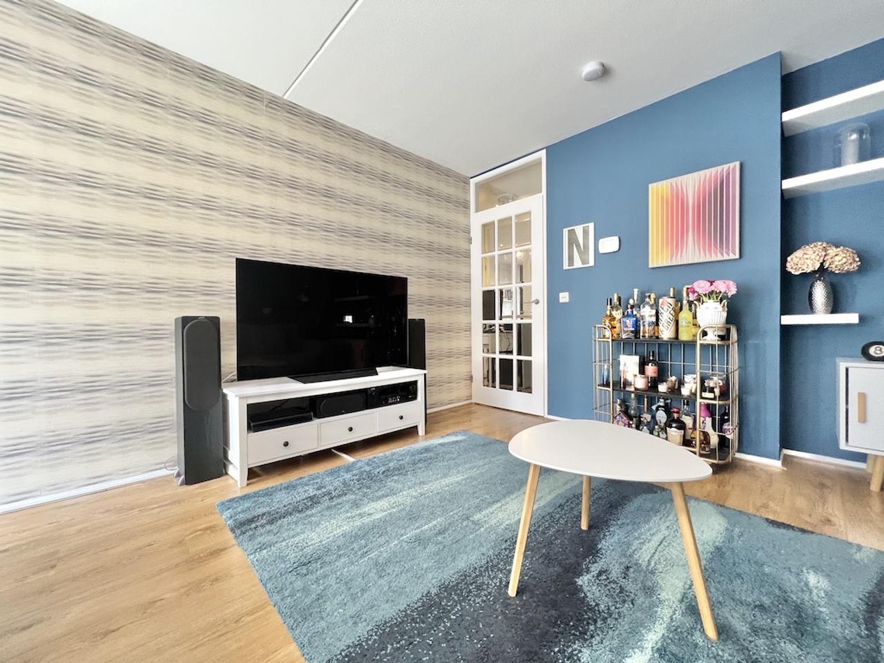 Gemeubileerd 3-kamerappartement met balkon - Afbeelding 3