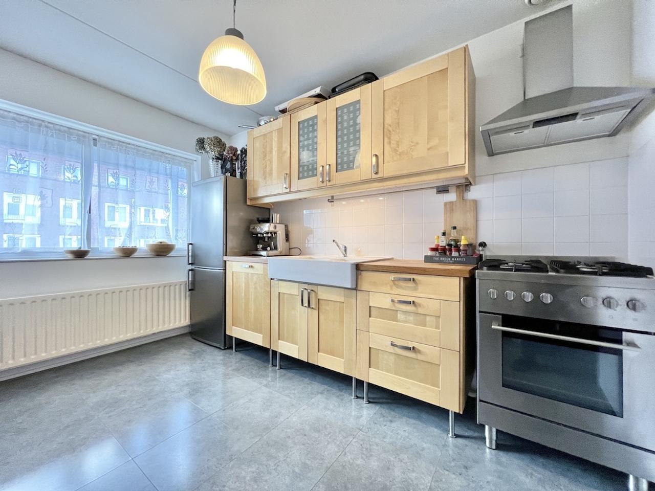 Gemeubileerd 3-kamerappartement met balkon - Afbeelding 8