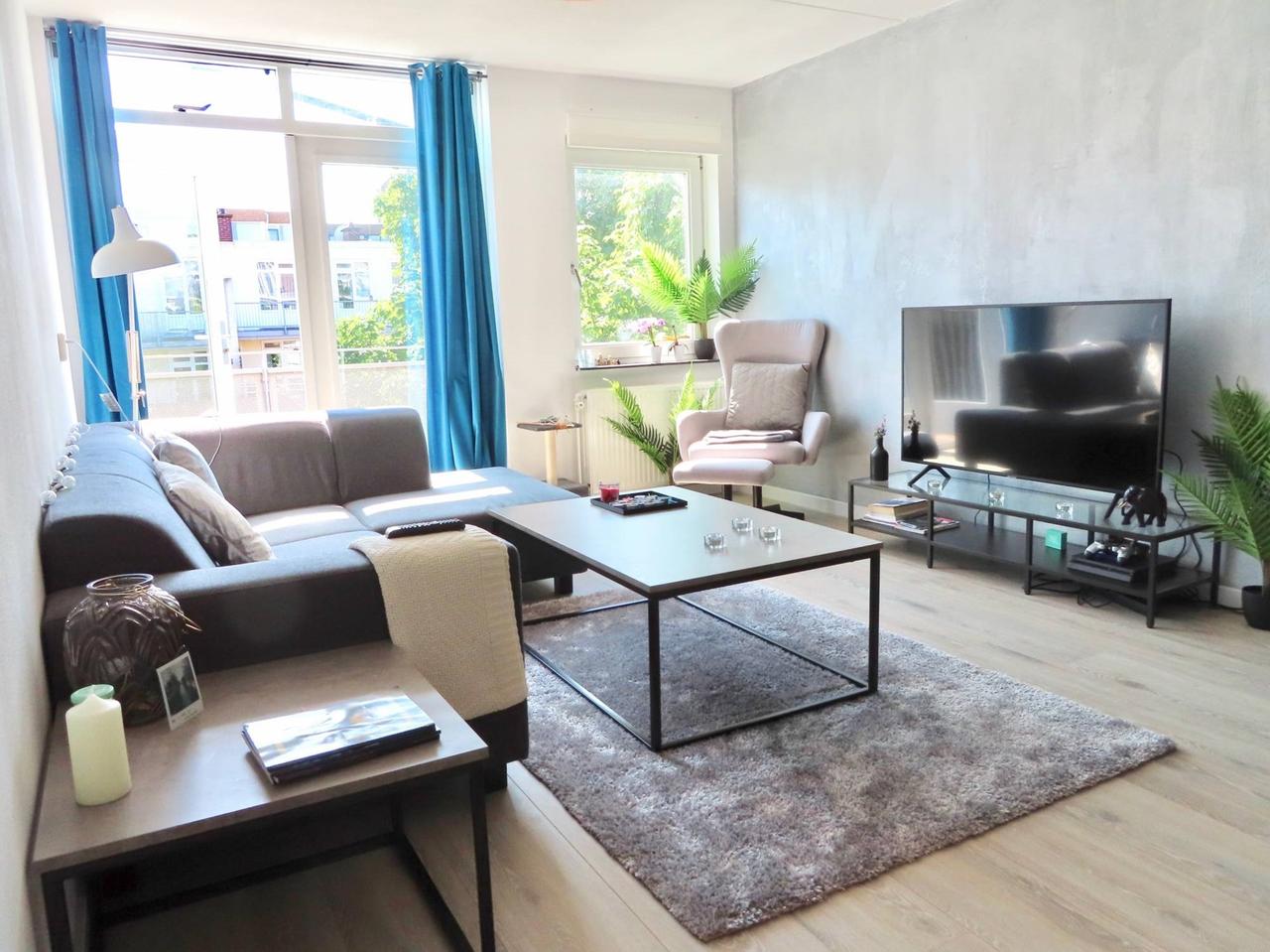 Gemeubileerd 3-kamerappartement met balkon - Afbeelding 2