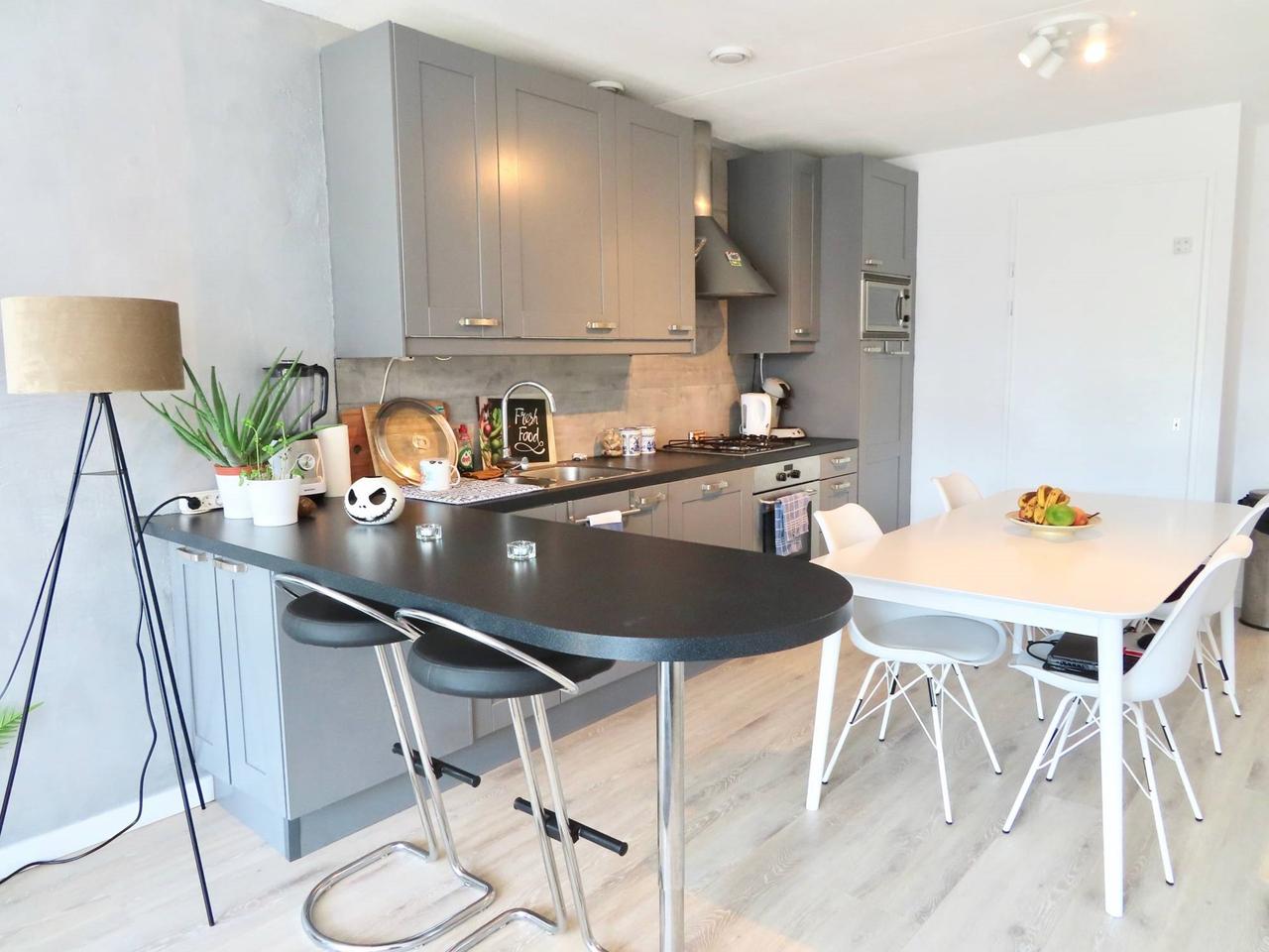 Gemeubileerd 3-kamerappartement met balkon - Afbeelding 3
