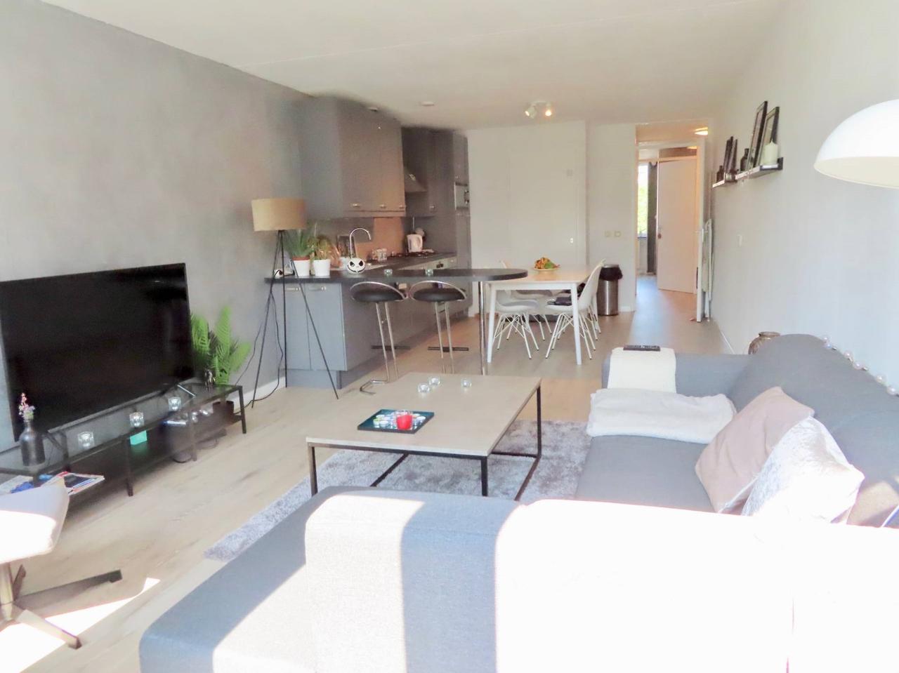 Gemeubileerd 3-kamerappartement met balkon - Afbeelding 4