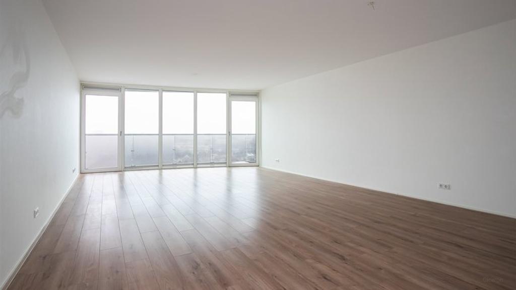 Three-room apartment with wide balcony - Image 2