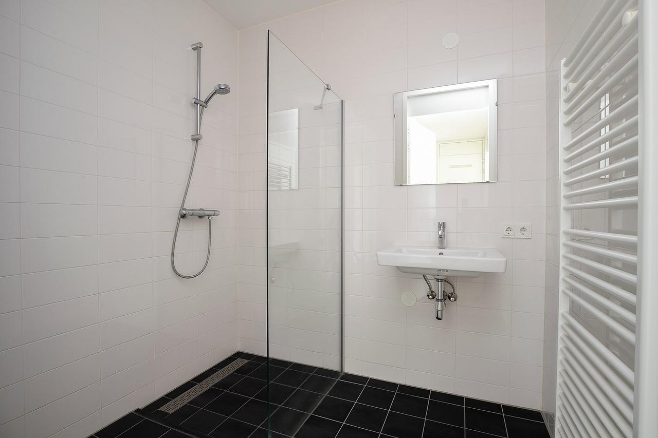 Three-room apartment with wide balcony - Image 7