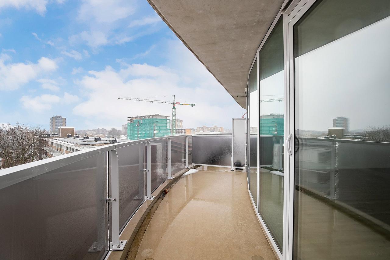 Three-room apartment with wide balcony - Image 12