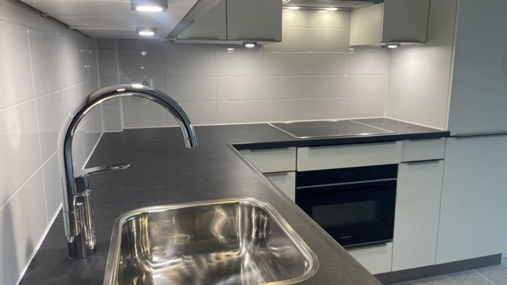 2-kamerappartement met balkon op de 12e - Afbeelding 3