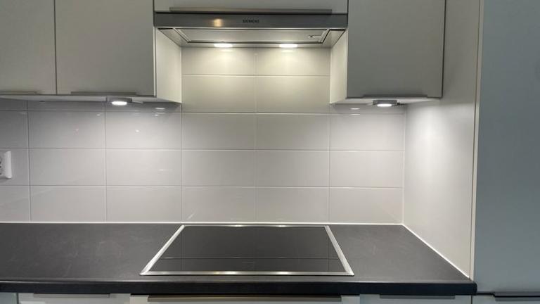 2-kamerappartement met balkon op de 12e - Afbeelding 4