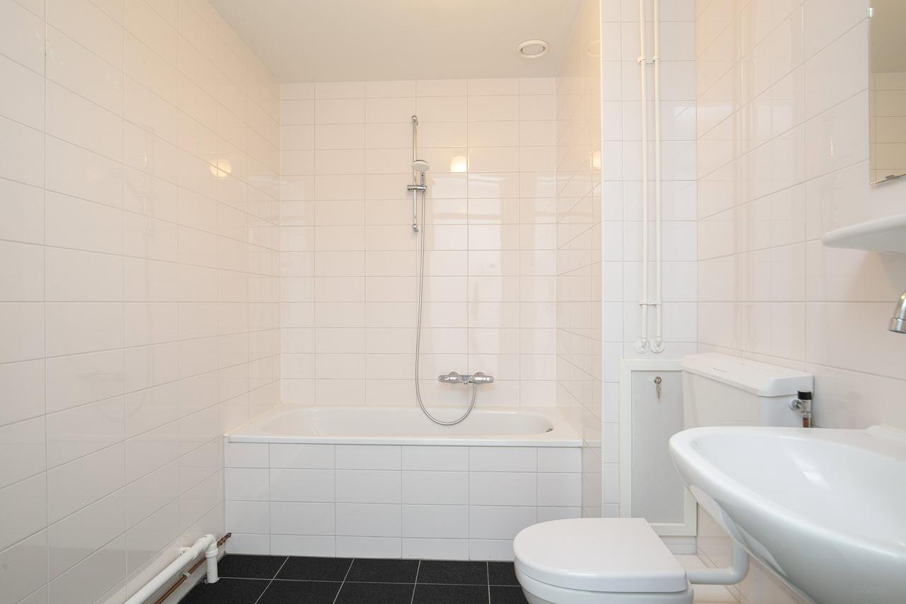 2-kamerappartement met balkon op de 12e - Afbeelding 9